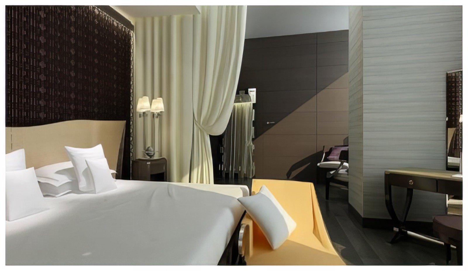 Rayyan Plaza Hotel & Offices Complex featuring Pullman Hotel gallery view 5
